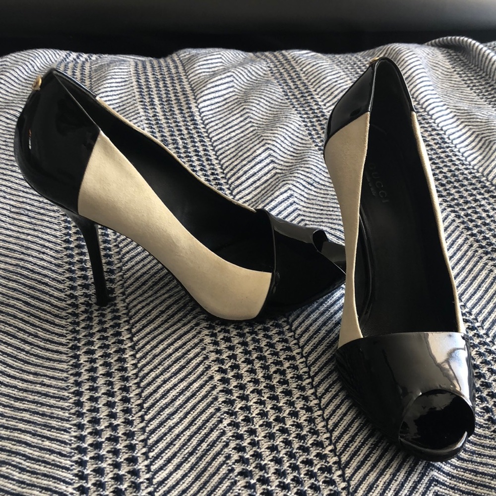 Gucci Black and Cream Patent Leather Peep-Toe Pumps